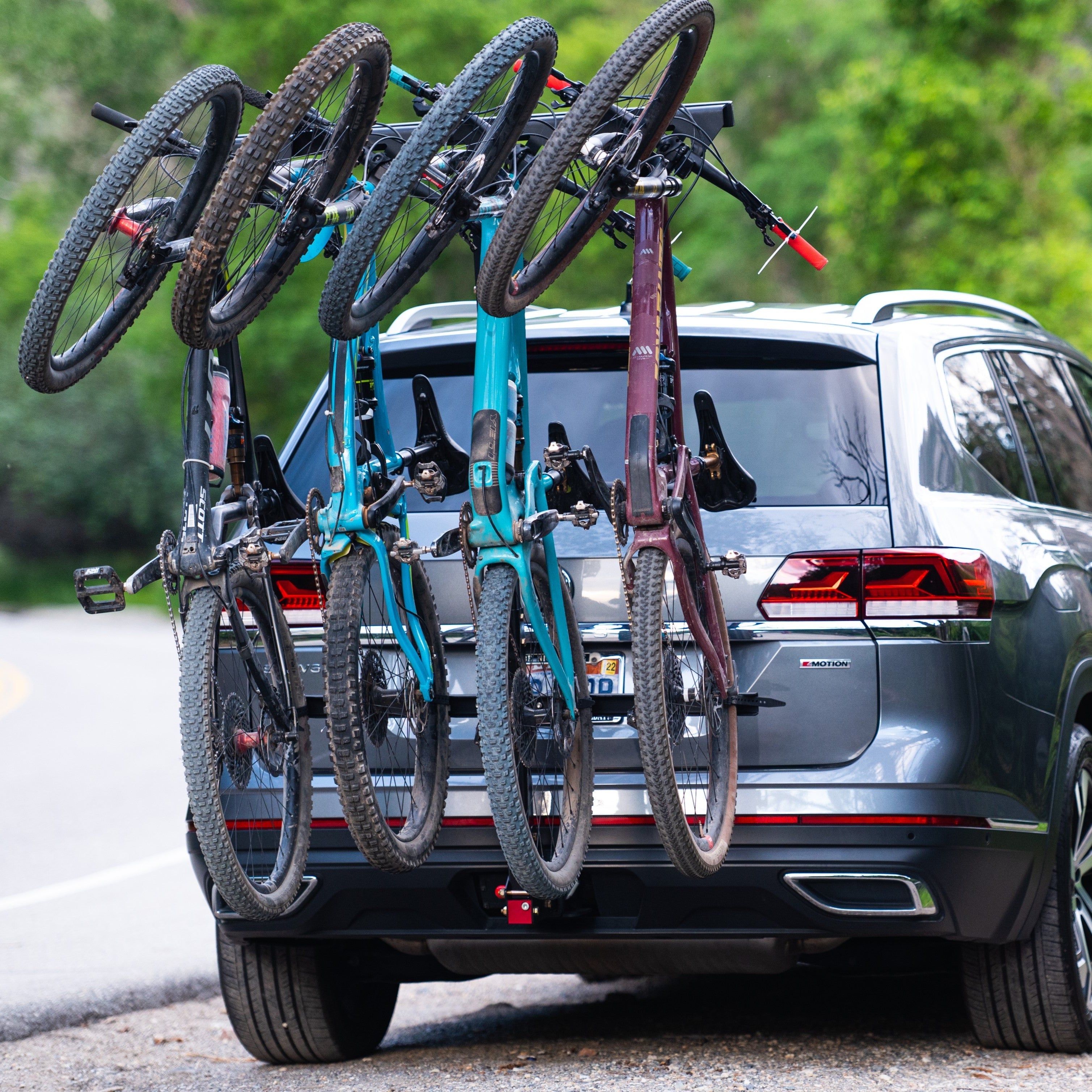 Chuck Rack 4-Bike Vertical Hitch Rack
